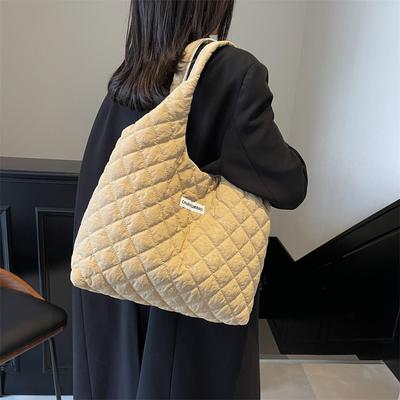 Damentaschen – Geräumige Taschen