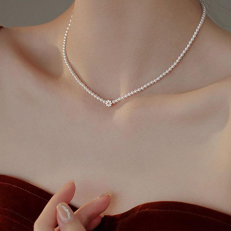 Elegante Gänseblümchen-Perlen-Choker-Halskette: High-End, Ultra-Feines, Leichter Luxus Design für Damen