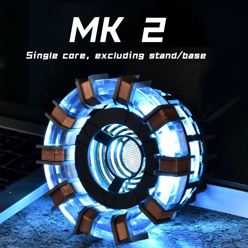 

Металевий сплав Stark Mk1 USB LED-лампа - Голосове керування, Поверхня PVD, 18 см, Доказ того, що Тоні Старк має серце, Подарунок для фанатів USB