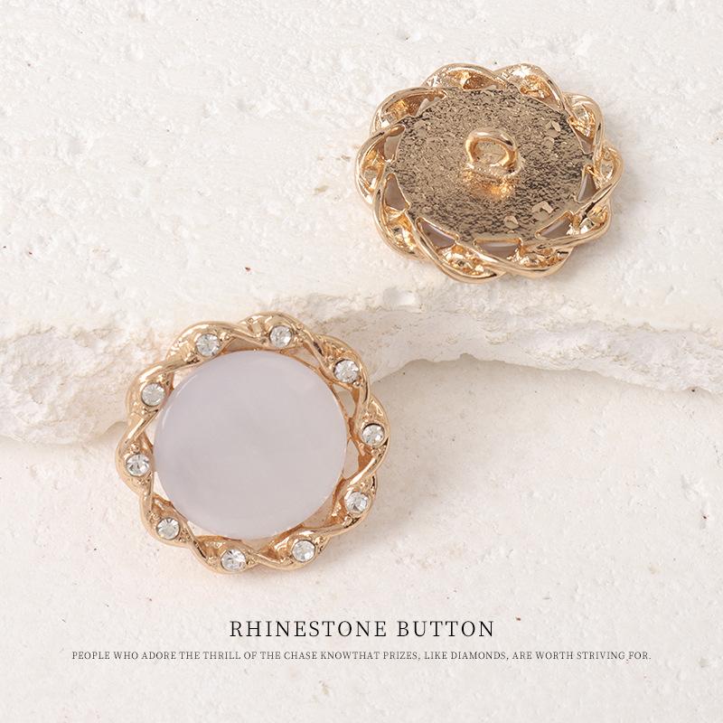 

5pcs High-Grade Metal Resin Combination Button Round Versatile Jacket Woolen Coat Trench Coat With Diamond Buttons Gold Buttons 22mm gold