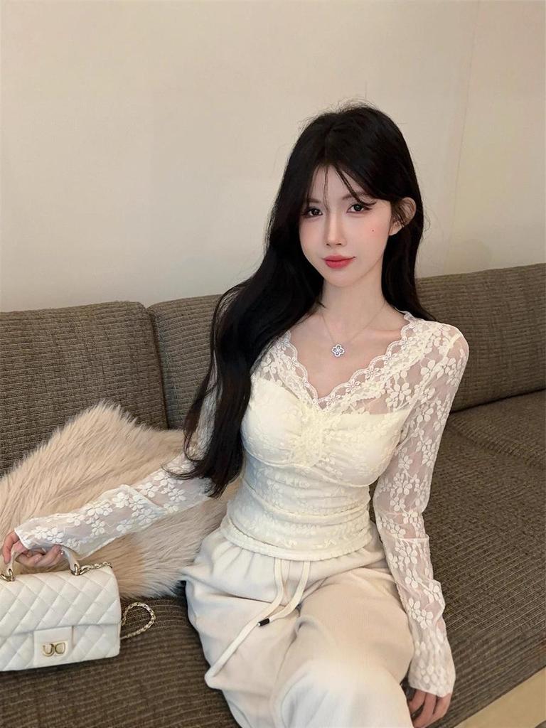 Chic V-Neck Lace Top: Elegant Innerwear & Outerwear for Spring & Autumn