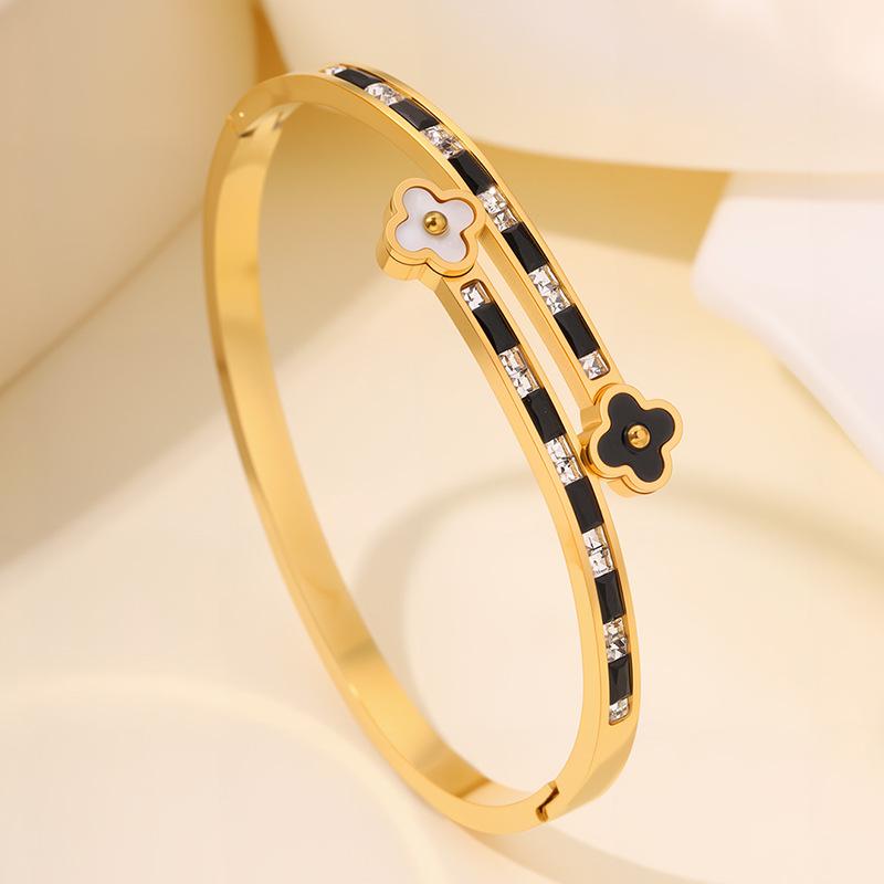 Fashion explosion Titanium steel  Personality high sense Girls lucky grass flower versatile ing full diamond 