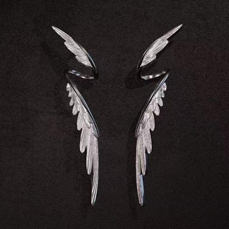 Feather Shaped Ear Cuff Earrings Adjustable Wing Design Lightweight Metal Accessories for Pierced Ears Suitable for Daily Wear and Special Occasions