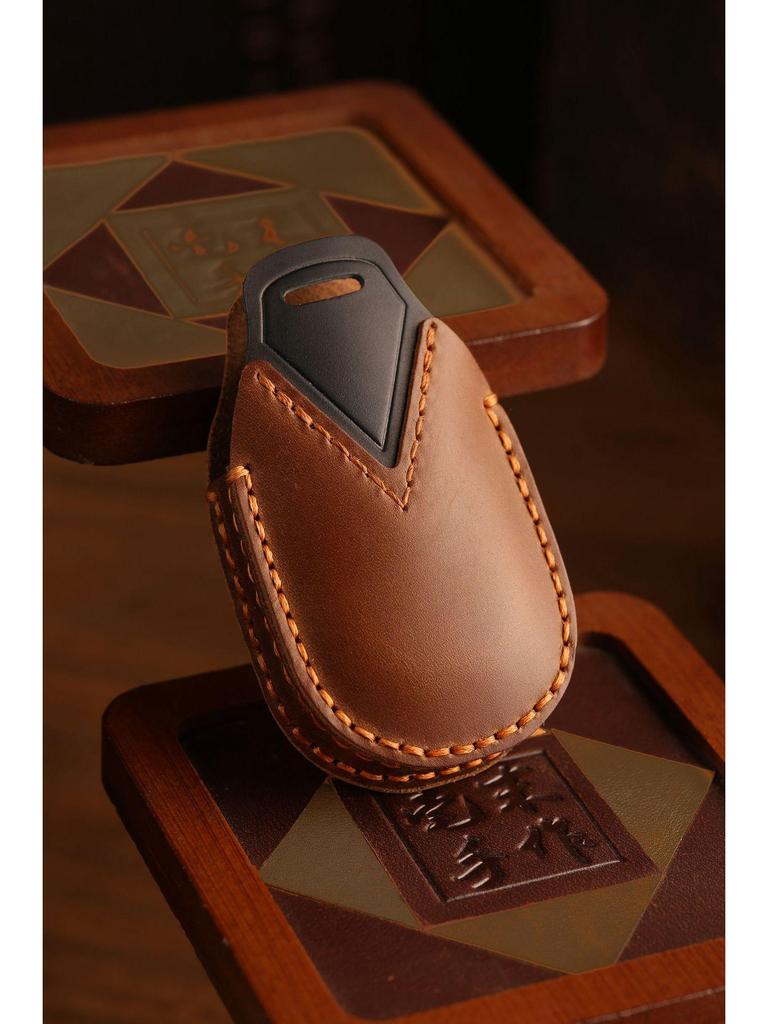 GAC Trumpchi E8 Key Cover: Genuine Leather High-End Shell for E8MAX, Unisex with Buckle.
