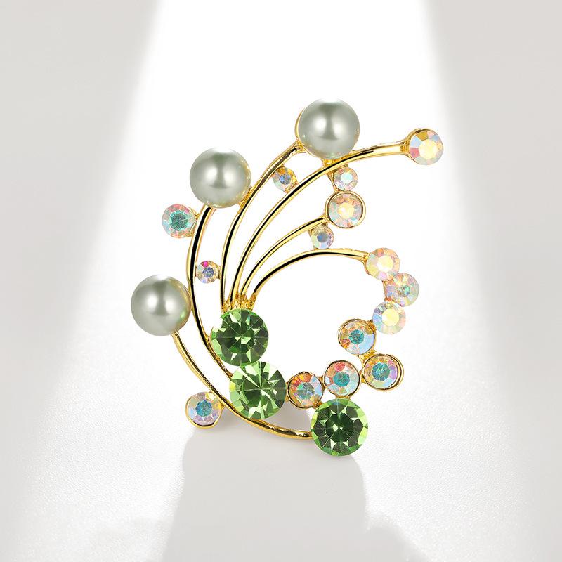 Bo Xin Yun Colorful Rhinestone Butterfly Brooch - Elegant Pearl Insect Corsage Pin for Clothing Accessories