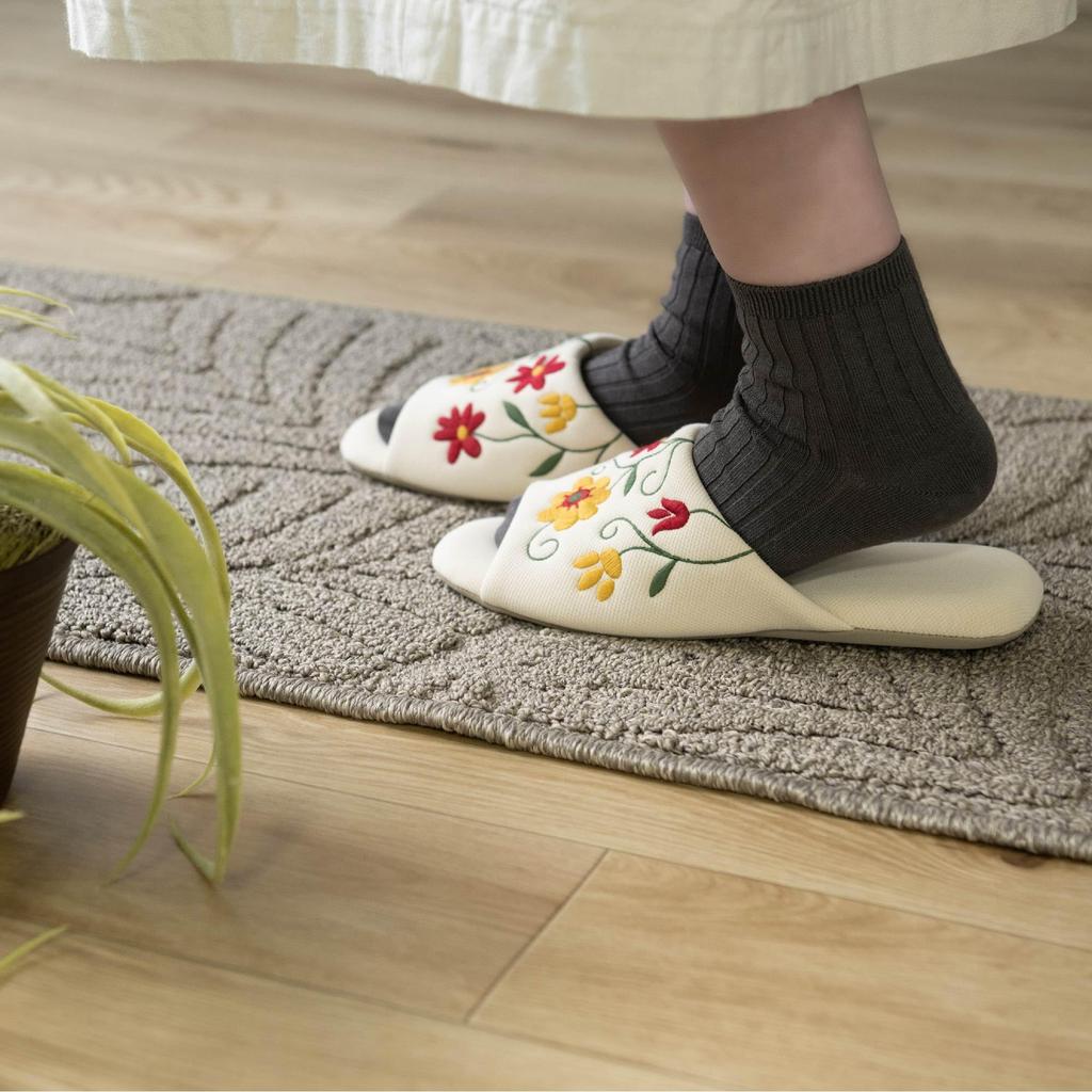Sybilla Senko Flower Garden 2 Size M 47123 Slippers, (approx. 22-24cm), Beige,