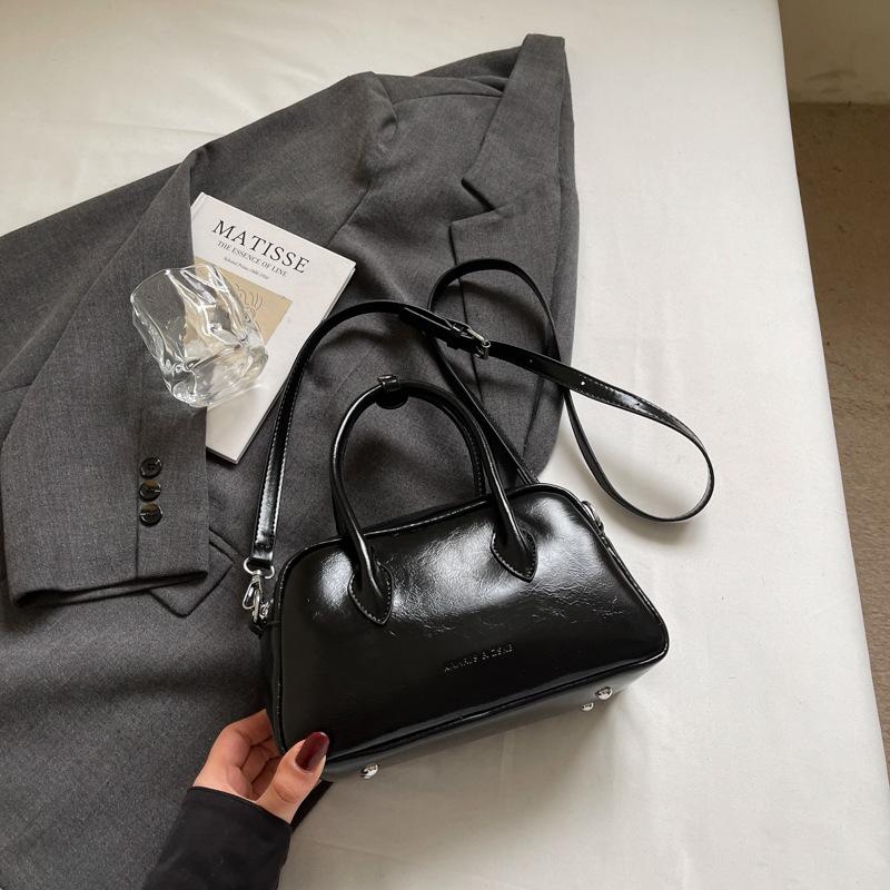 High-end portable small bag women's 2025 new Boston bag spring and summer shoulder bag trendy fashion versatile messenger bag