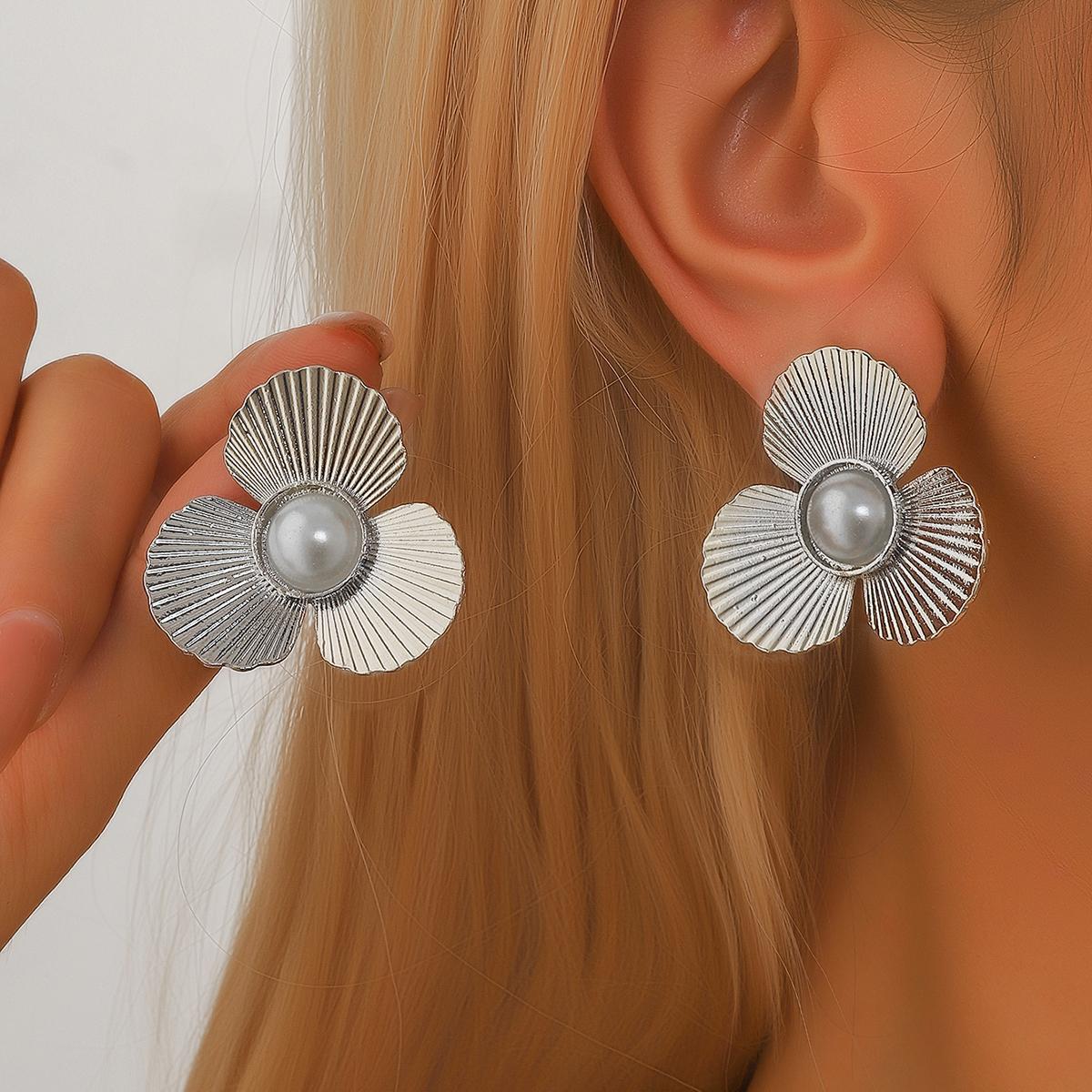 

2PC Women s Fashion Alloy Petal Earrings Zircon Earrings Outdoor Travel Party Festival Dress up Gifts