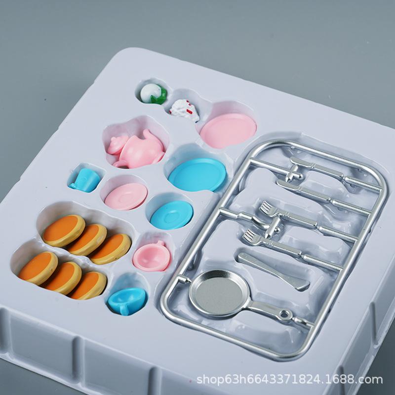 Playing Home Kitchen Mini Castle Villa Accessories Cutlery Kids Girls Family Kitchen Parent-Child Scene Toys