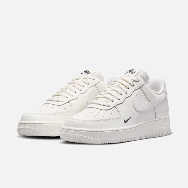 NIKE AIR FORCE 1 Women's Flat Rubber Winter Board Sneakers NIKE AIR FORCE 1 HF1058