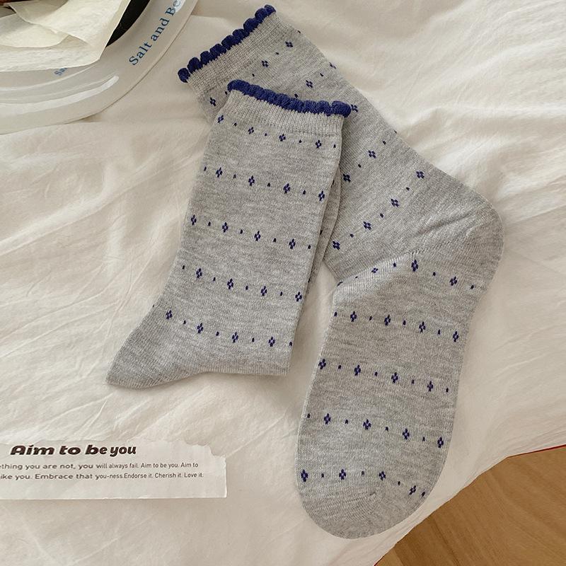 Female Autumn and Winter Thickened Warm Retro Floral Lace Wool Tube Pile Socks