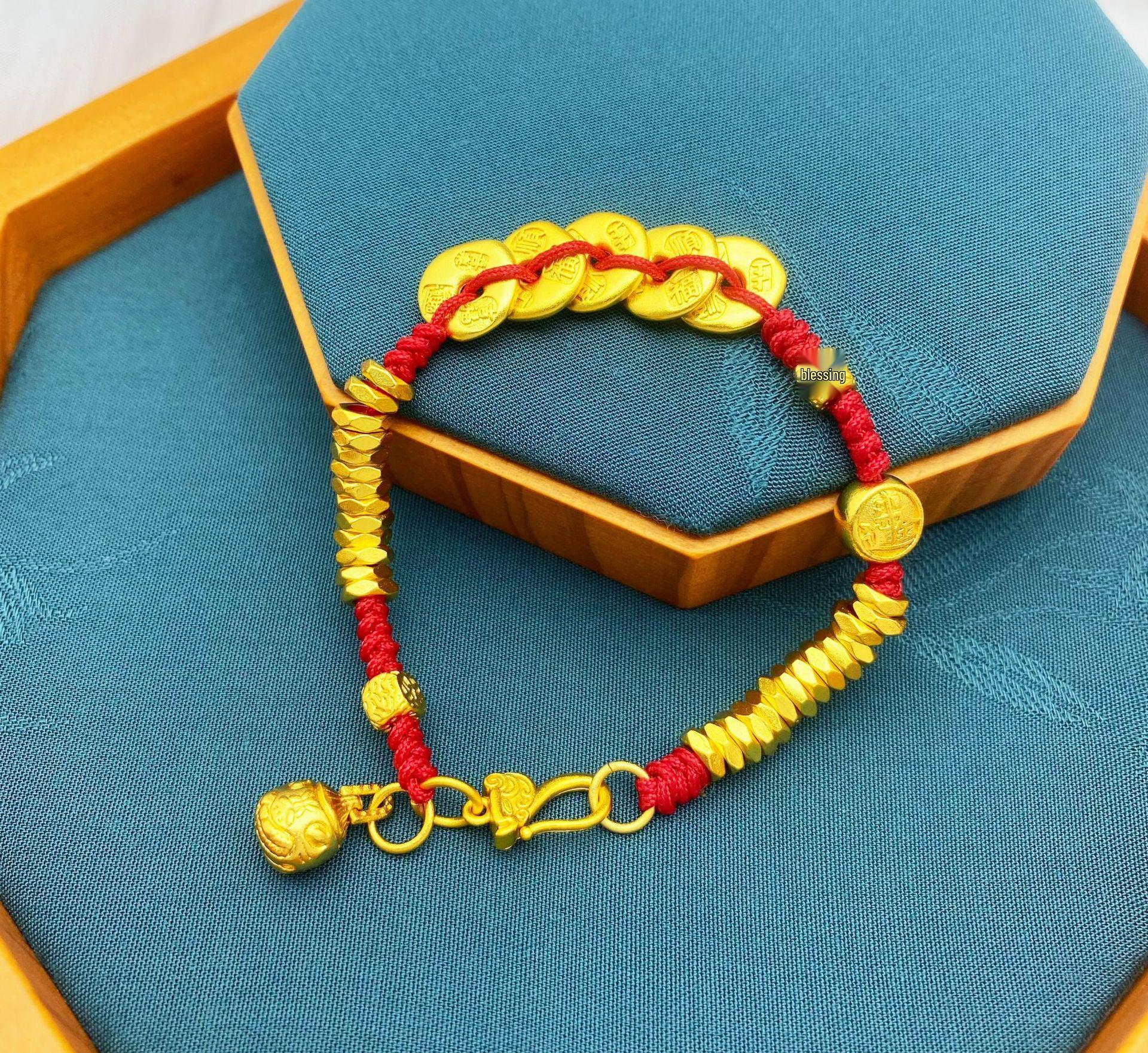 

Древний китайский браслет из кованых монет с вьетнамским золотым песком и подвеской в виде зверя, глотающего золото