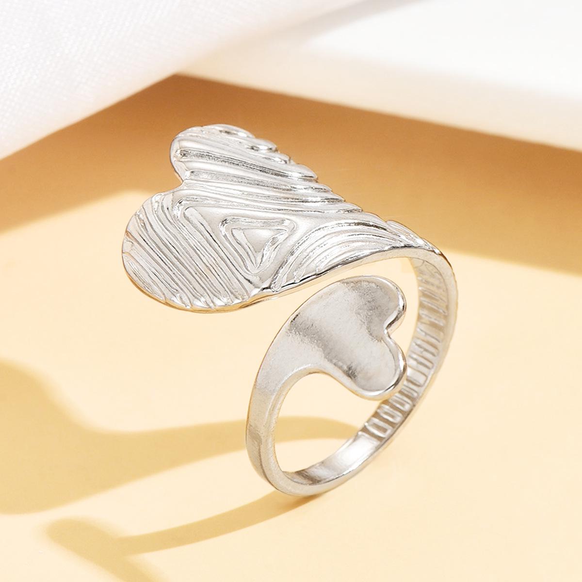 European & American Chic Asymmetrical Heart Stainless Steel Ring - Retro Geometric Texture for Women