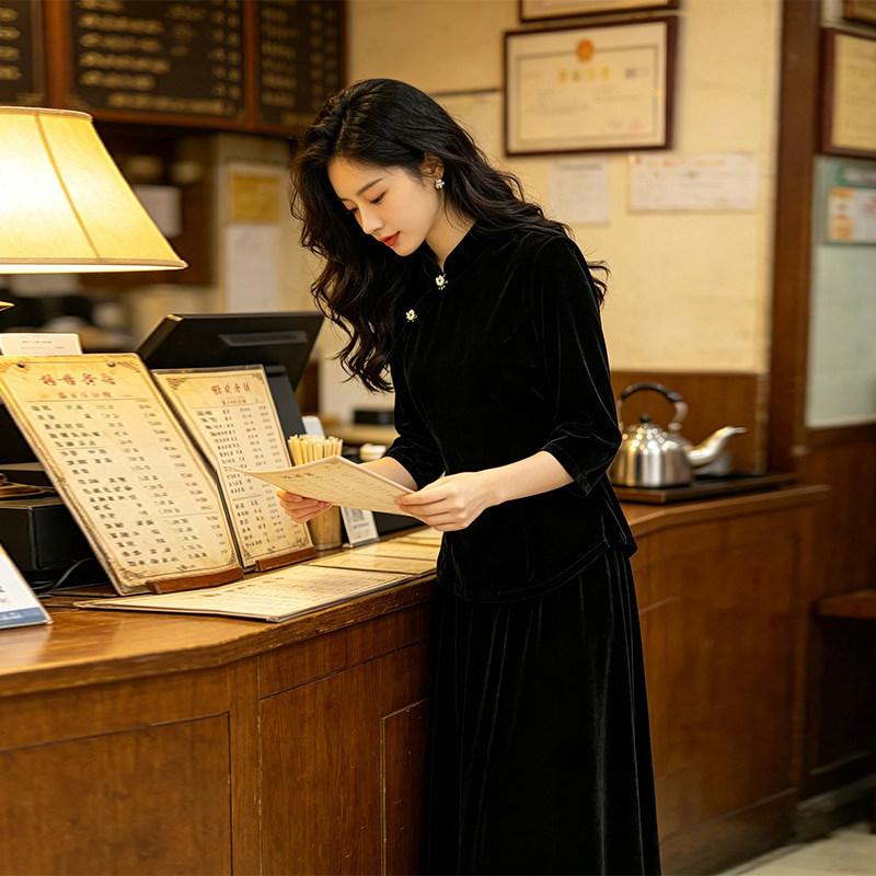 Black velvet Republic of China style long-sleeved autumn cheongsam improved young women's high-end spring and autumn two-piece dress