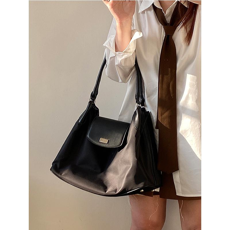 IELGY Ladies Tote Bag Commuter All-Match Lightweight One-Shoulder Portable Large Capacity