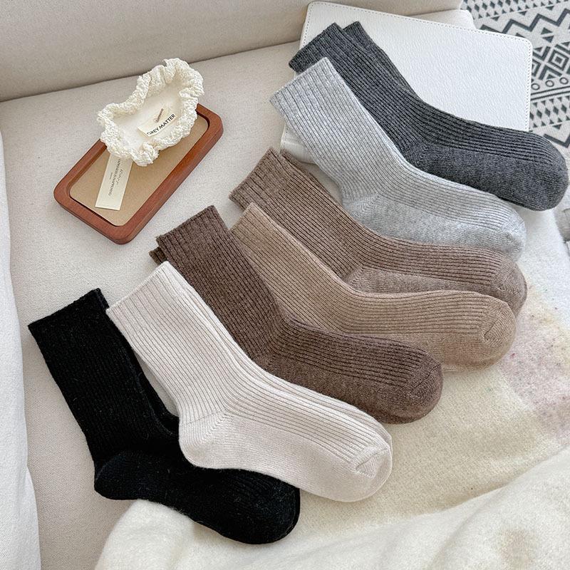 Koreanische Knöchelhohe Socken mit vertikalen Streifen für Damen - Warm, Trendy, Lockerer Sitz für Herbst/Winter