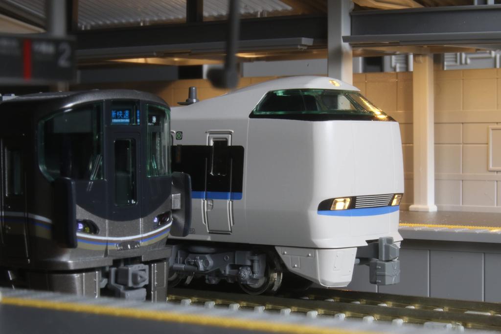 KATO N Gauge 683 Series 4000 Series Thunderbird Renewal Car Extension Set 5 Cars 10-1746 Railway Model Train White