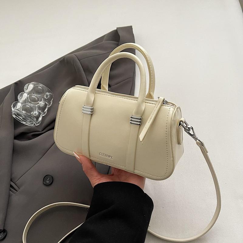 Premium bag women's spring and summer 2025 new fashion niche design shoulder messenger bag women's portable pillow bag