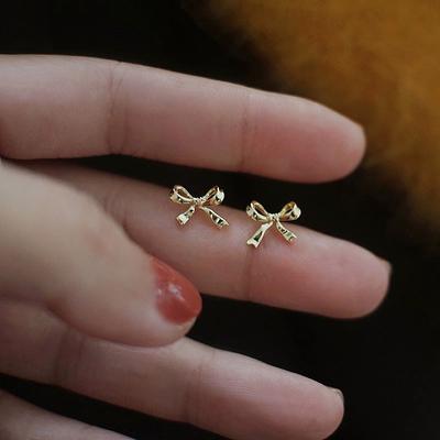 S925 Sterlingsilber Kleine Schleife Ohrstecker für Damen Design mit besonderem Interesse Hochwertiger leichter Luxus Kleine zarte Ohrringe