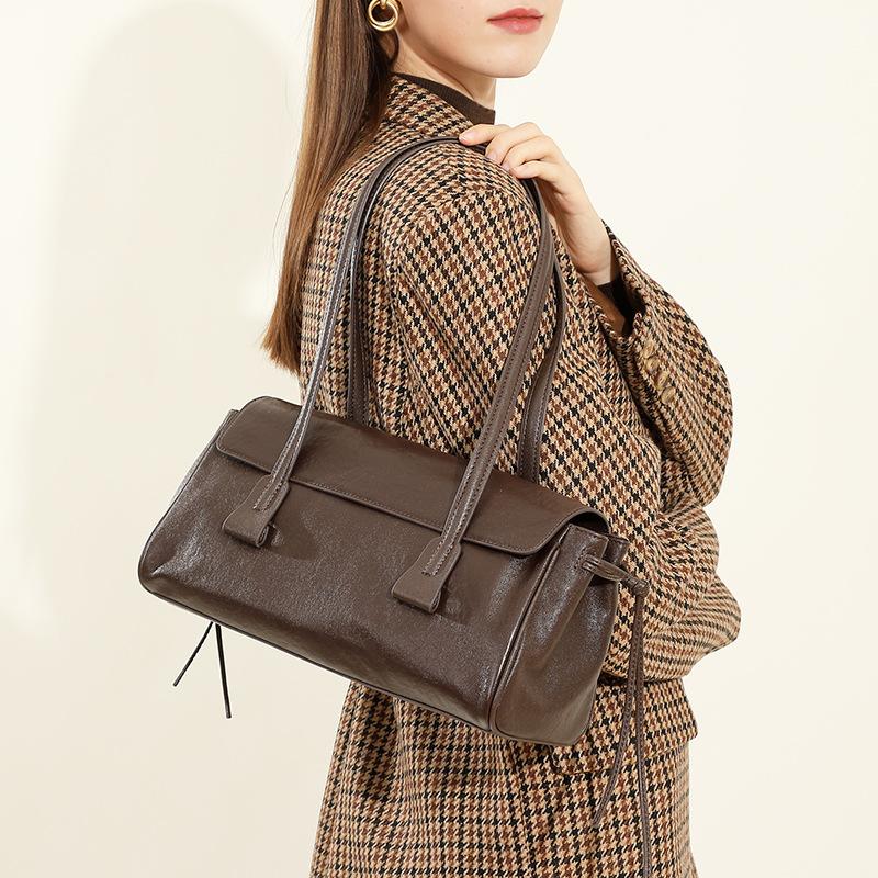 New Spring and Summer Vegetable Tanned Cowhide Underarm Bag High End Portable Pillow Women's Bag Popular Versatile One Shoulder Bag Bag