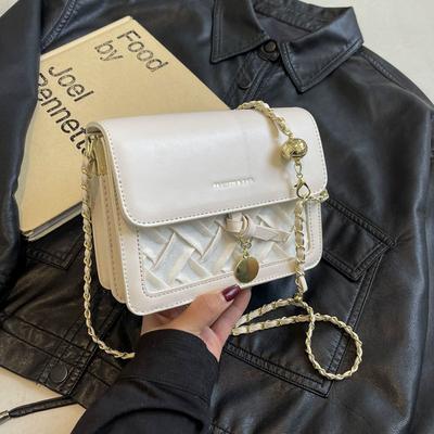 Populárna výšivka malá taška dámska nová jarná a letná všestranná reťazová crossbody taška módna malá štvorcová taška
