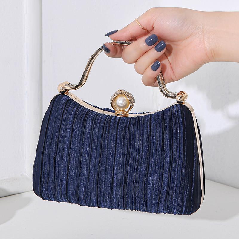 Pochette de soirée élégante en polyester avec plis ornés pour événements formels