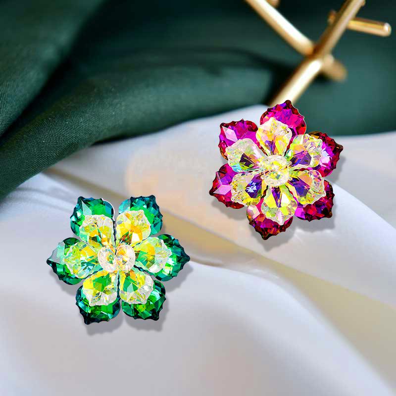 Hand-Woven Multi-Faceted Color-Changing Snowflake Flower Brooch for Suits - Unisex
