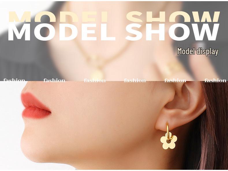 18K Gold Plated Stainless Steel Christmas Flower Ear Cuffs - European & American Style, Influencer-Approved, Cute Earrings.