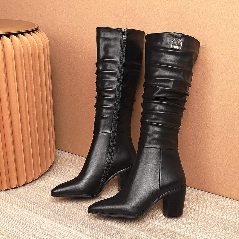Krazing Pot Buty Jesienno-Zimowe ze Skóry Krowiej Grube Wysokie Obcasy Duży Rozmiar 45 Rozmiar 44 Szpiczasty Nosek Plisowana Dekoracja Kobiety Utrzymują Ciepło Kozaki do Połowy Łydki