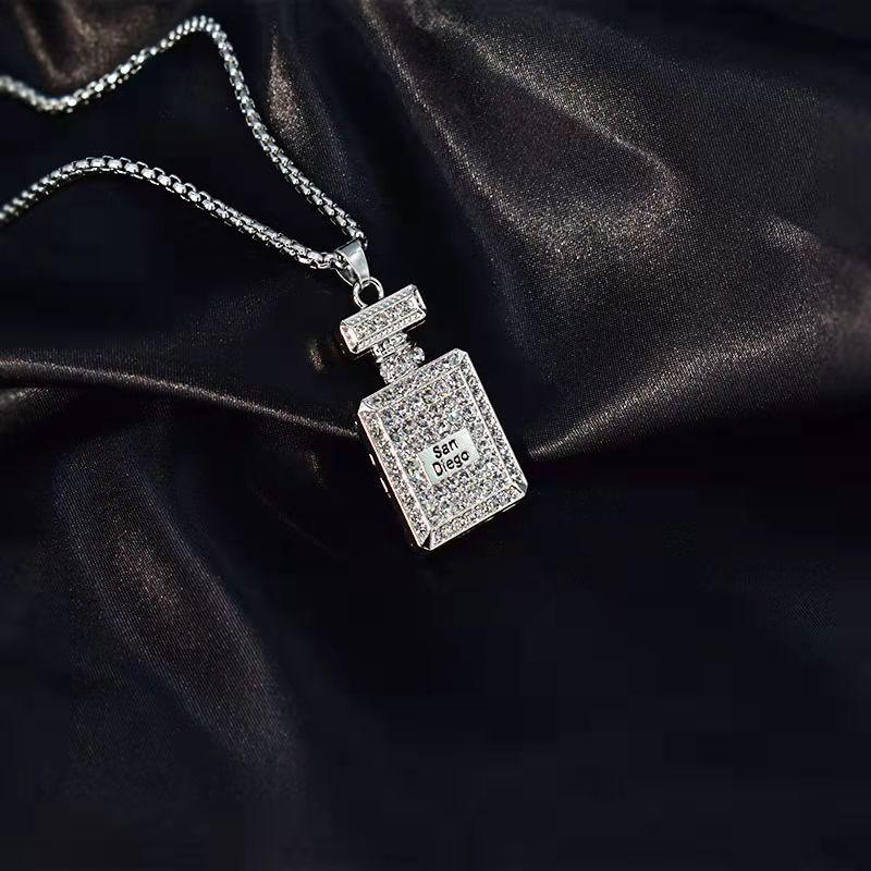 

Ожерелье в виде флакона духов с бриллиантами, женский тренд, хип-хоп, не выцветает, декоративная осенне-зимняя универсальная цепочка для свитера