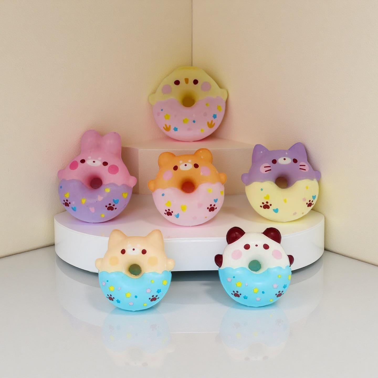 

Animal-Shaped Squeeze Toy Keychain: Slow-Rebound Donut for Stress Relief