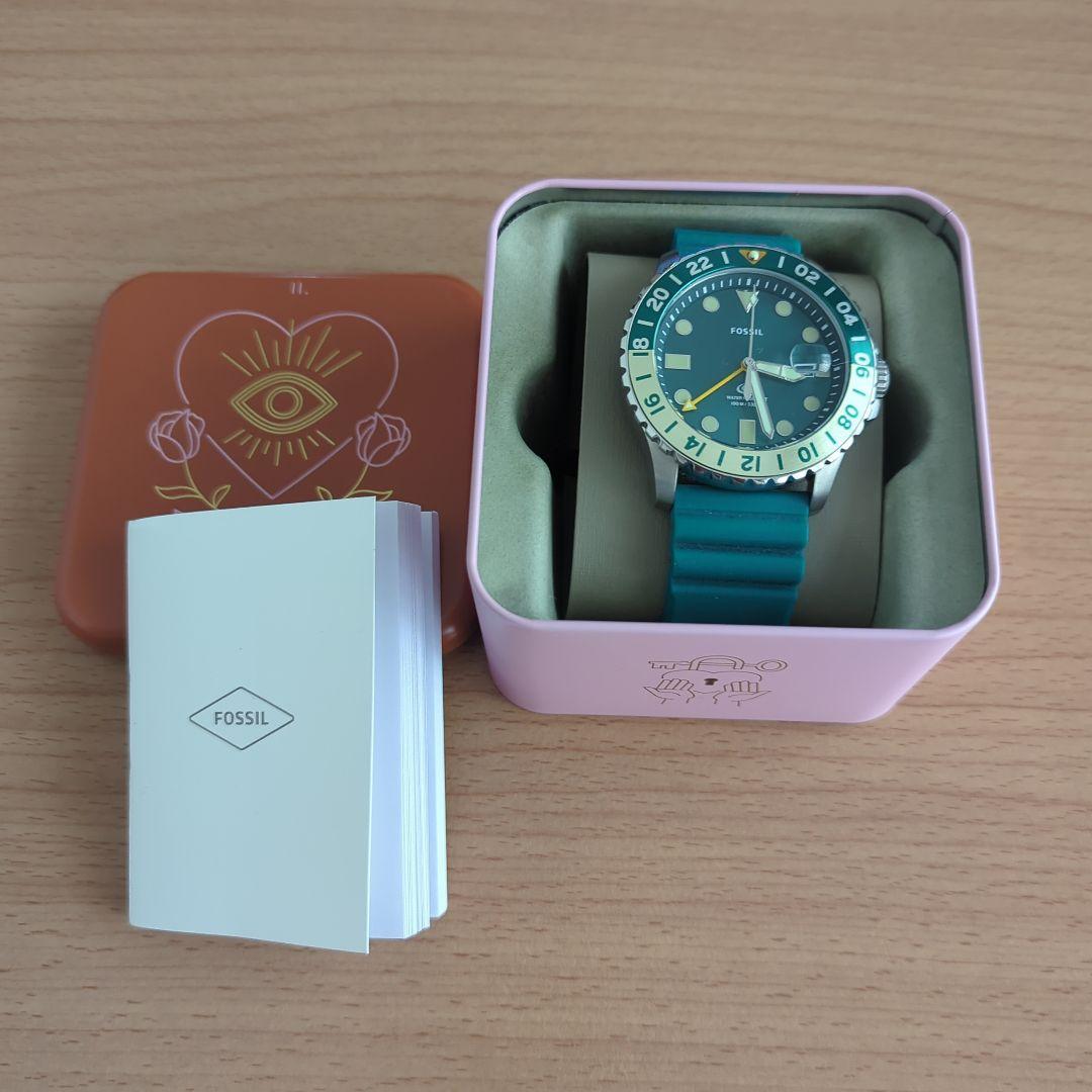 Used FOSSIL watch (quartz) 100m waterproof with case