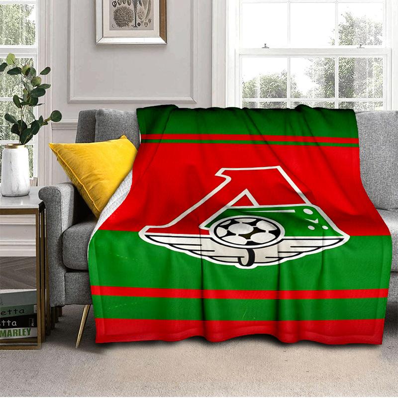 Green And Red Soccer Emblem Printed Throws Blanket Soft Flannel Blankets for Couch Bed Gifts for Men Women Picnic blanket Christmas gifts