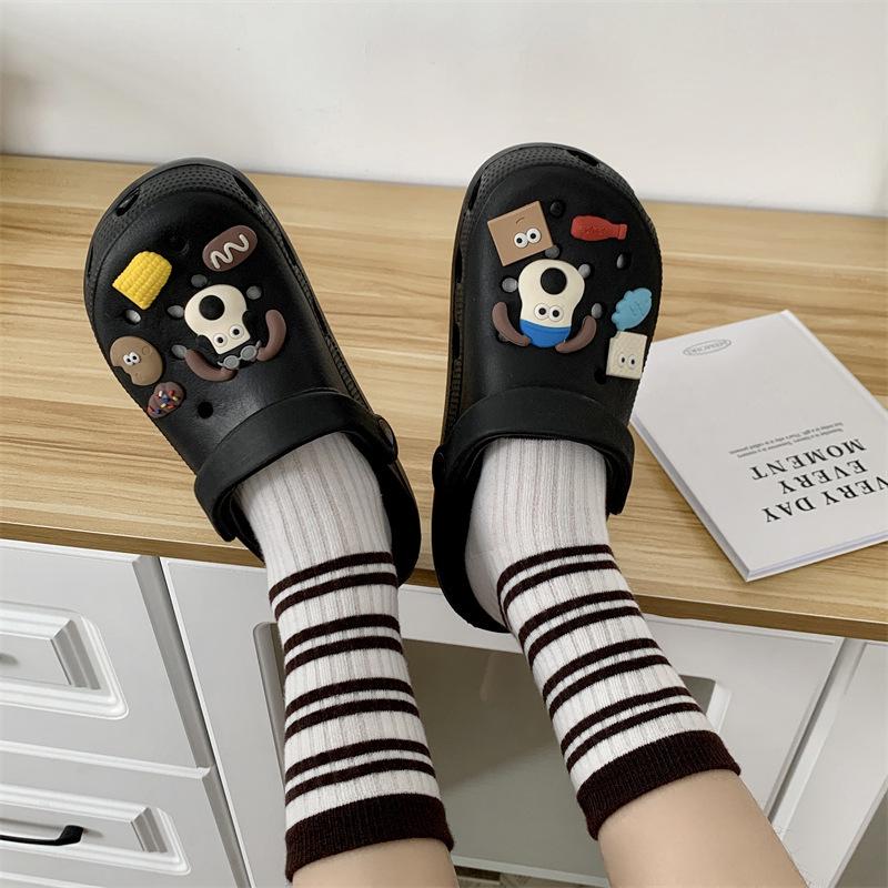 Summer 2025 Women's Trendy Breathable Hole Sandals: Cute, Non-slip, Thick Sole Couple Beach Shoes