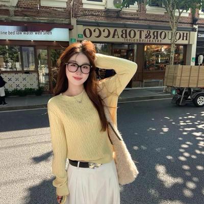 2025 Women's High-End Cable Knit Sweater - Soft, Round Neck Base Layer Top