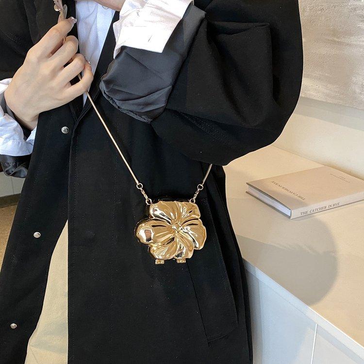 PVC Messenger Bag with Magnetic Buckle, Solid Color Gloss 1 Rose Gold Floral Acrylic Clutch Bag, Lily of The Valley Charm 2025