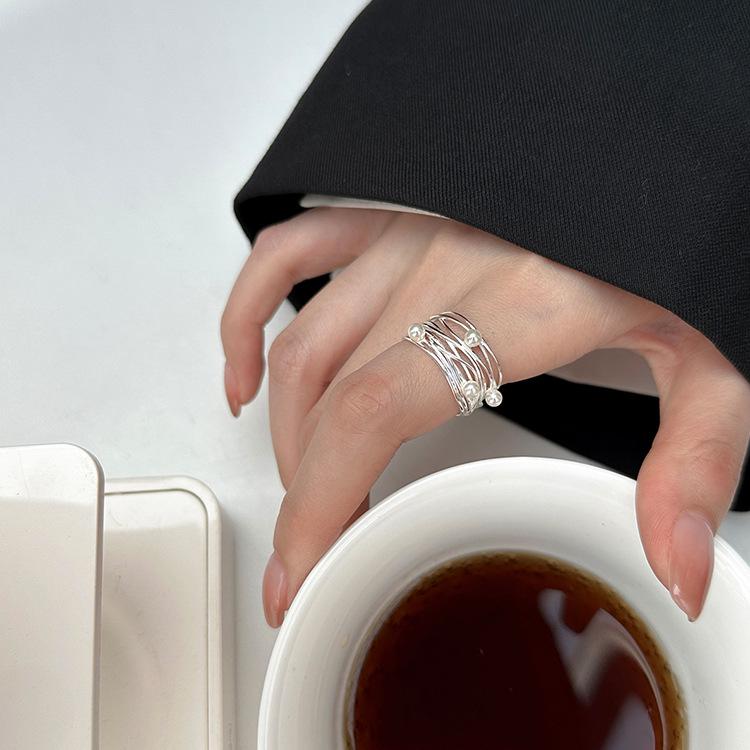 Women's Irregular Multi-Layer Metal Pearl Open Ring: Retro, Versatile, and Unique Design
