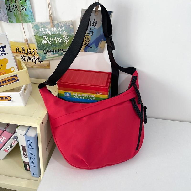 Bag New Casual Light Crossbody Bag Ladies Versatile Large Capacity College Students Commuting Single Shoulder Dumpling Bag