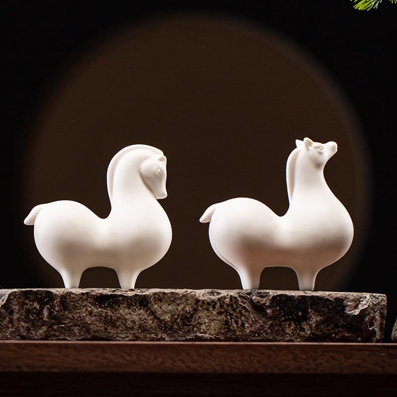 Little Tang Horse Ceramic Tea Pet Ornament - Zodiac Personality Tea Set Accessory for Decoration