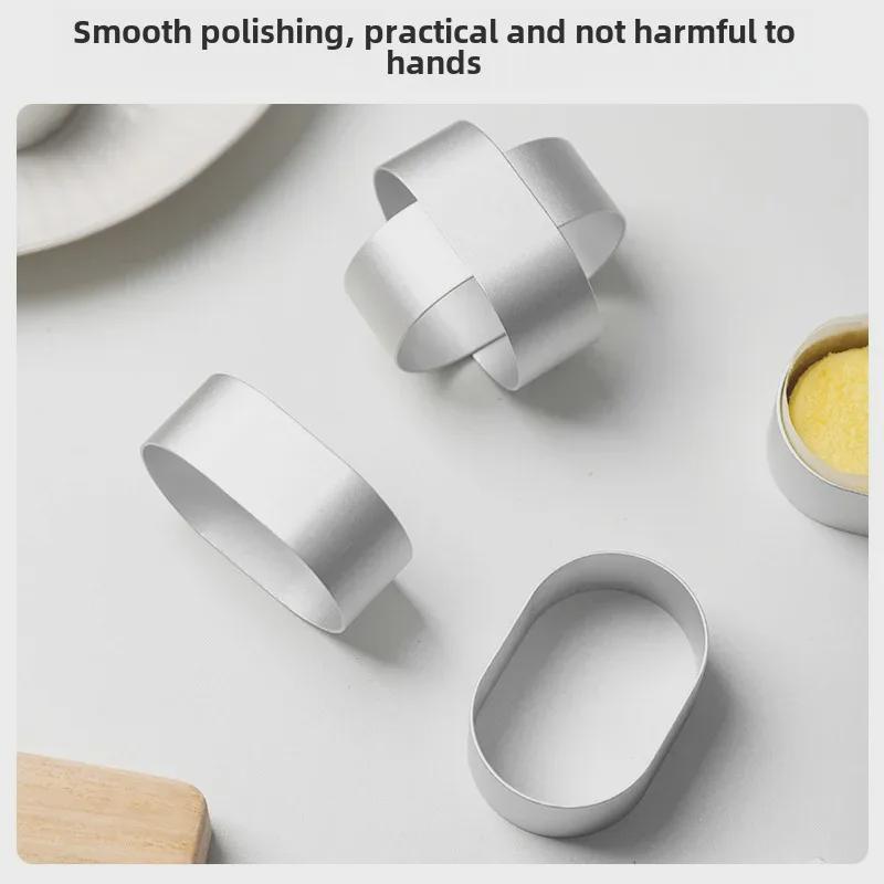 Polovařená oválná forma na cheesecake s okrajem z olejového papíru