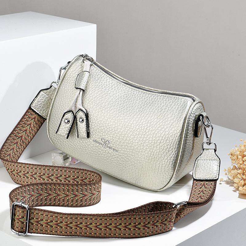 

Latest Design Pillow Bag All-in-one Ladies Bag All-in-one Senior Sense Ladies Single Shoulder Wear-resistant Material Easy and Lightweight .