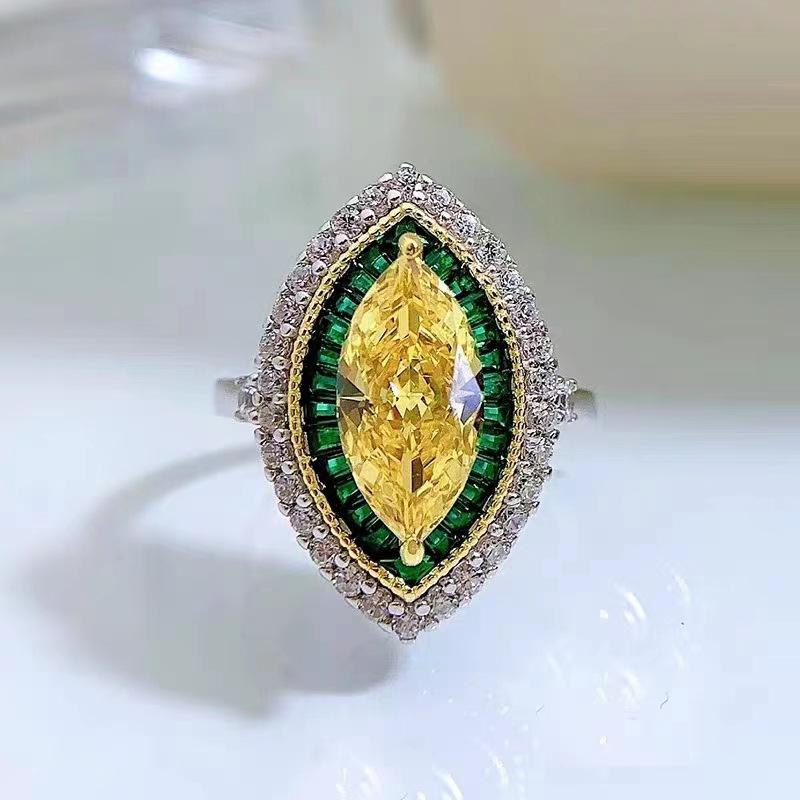 Craft Water Drop High Carbon Diamond Yellow Diamond Ring Female, Luxury Setting Emerald Horse Eye Shape Two-color Gold Ring