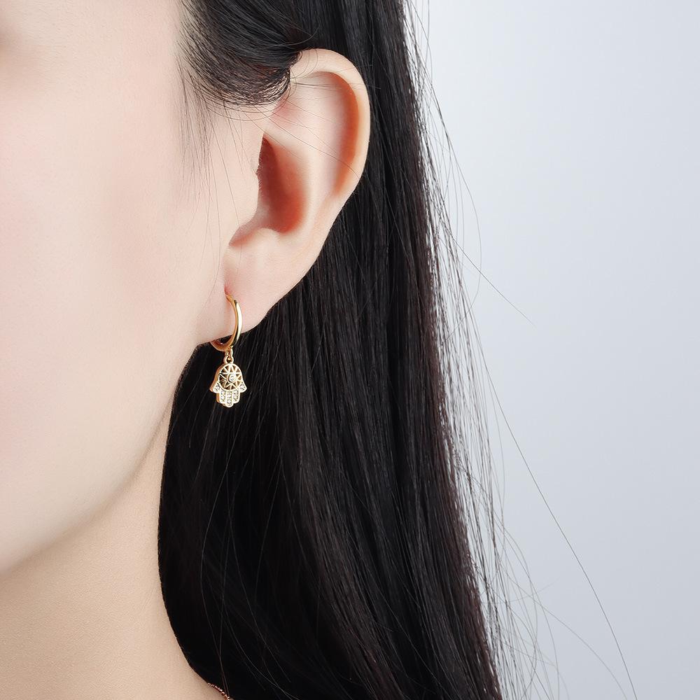 Fashionable Zircon Devil Hand Hoop Earrings For Women Versatile Ear Cuffs Stylish Jewelry