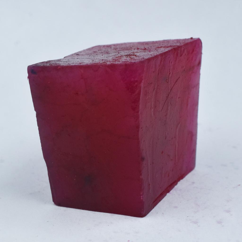 Natural Red Ruby Loose Gemstone Raw Rough 711.55 ct for Lapidary and Gem Collections