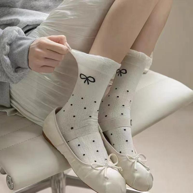 Calcetines de Moda para Mujer Primavera y Otoño Nuevos Calcetines de Algodón de Media Caña con Lazo Bordado