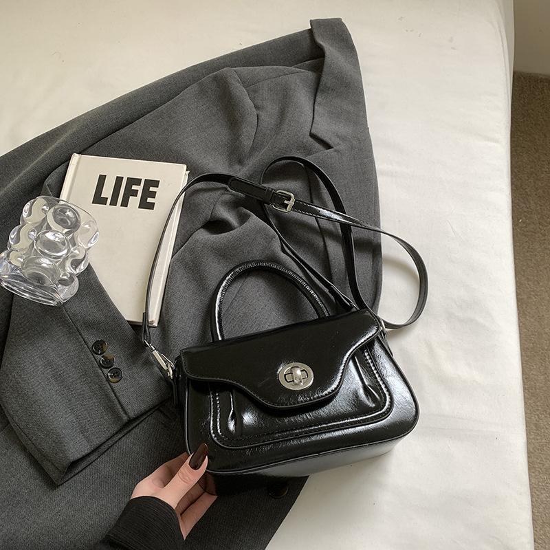 

Bag Women s 2025 New Casual Fashion Women s Handbag Premium One Shoulder Crossbody Small Square Bag 21*8*13