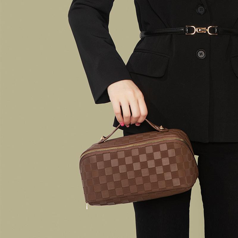 Handmade Makeup Bag Simple Large Capacity Portable Checkerboard Waterproof Makeup Bag Business Trip Storage Washing