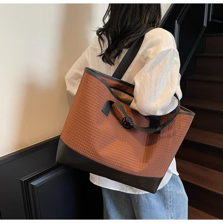 

Short-distance Travel Bag Large-capacity Light Luggage Female Commuting Storage Business Boarding Fitness 50x12x34 коричневий