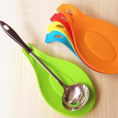 Novità Utensili da cucina color caramello Silicone resistente al calore Metti una tovaglietta isolante per tappetino per cucchiaio