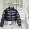 Damen Kurze Baumwoll-Pufferjacke Street Style Bestickt Stehkragen Figurbetont Warm Dicke Jacke